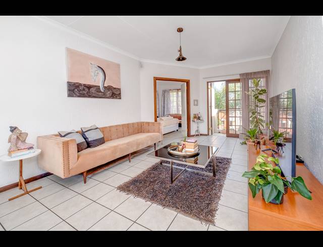 1 BEDROOM APARTMENT FOR SALE IN LONEHILL